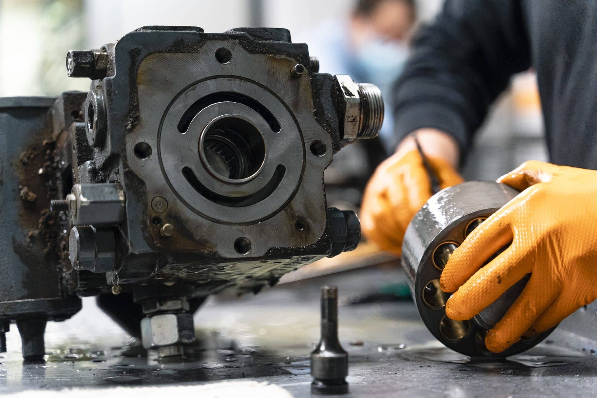 Hydraulic Pump Overhaul & Performance Testing