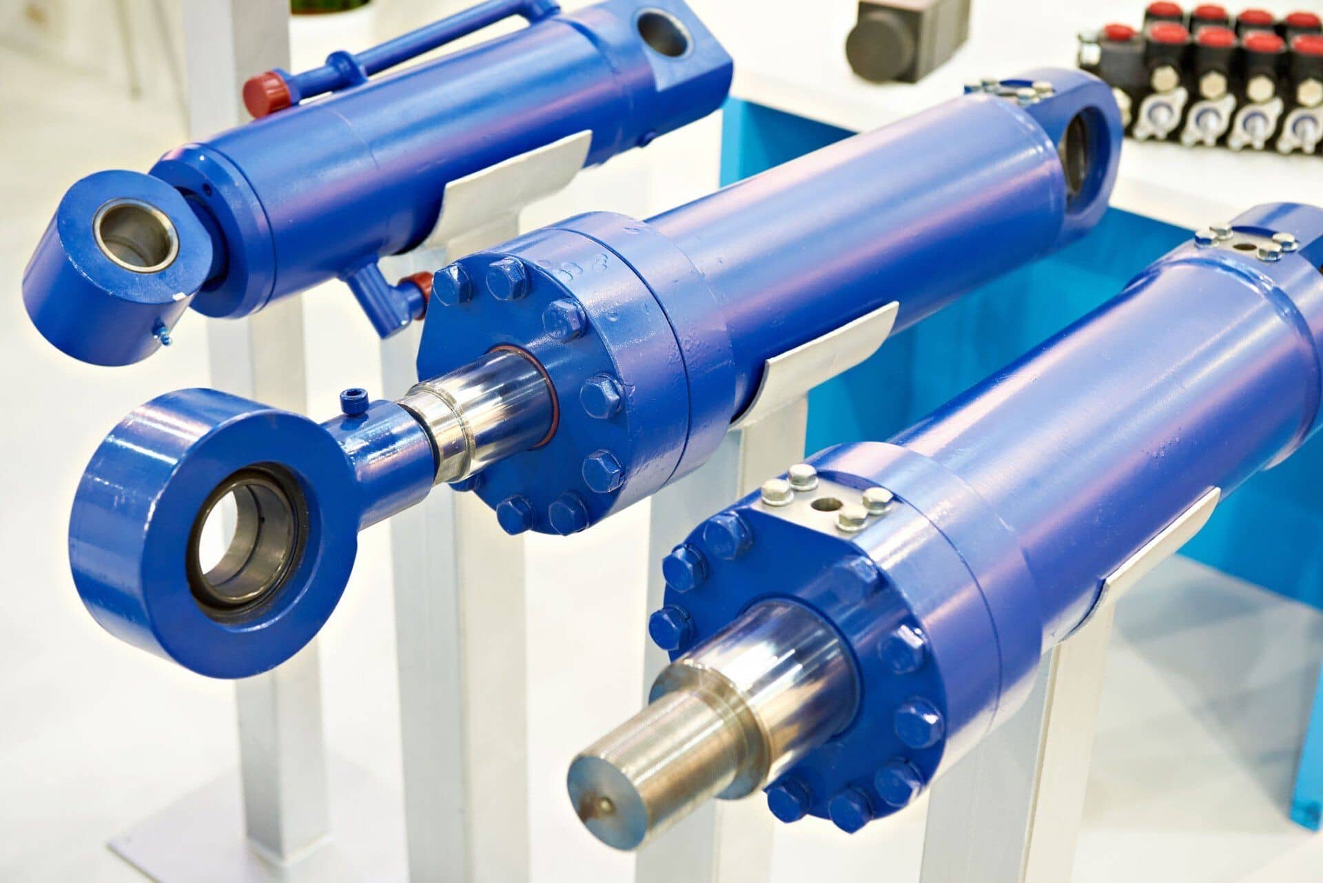 Hydraulic equipment and facility